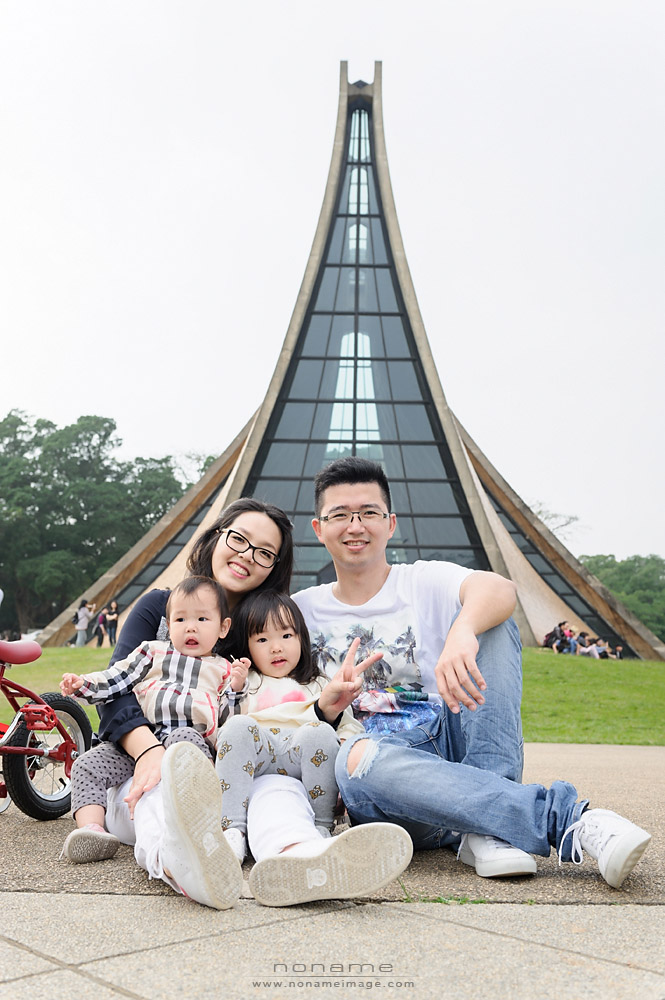 『 兒童寫真』台中東海大學 - 蕾蕾&晴晴-親子寫真-全家福 親子寫真,兒童寫真,寶寶寫真,台中兒童寫真推薦,兒童寫真推薦,親子寫真推薦,全家福,兒童寫真價格